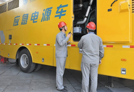 中方如何清理被灰尘覆盖的机油散热器？